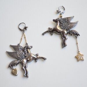 EXTREMELY RARE Betsey Johnson Fly With Me Pegasus Earrings